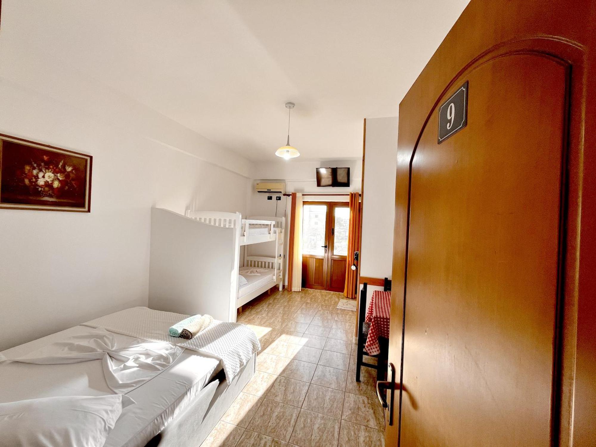Vila Kam Vlore Luaran gambar